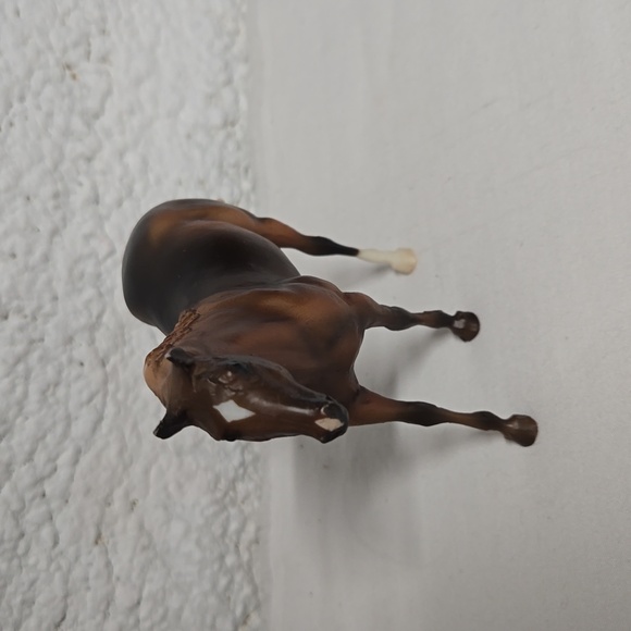 2 Breyer Reeves Horses 4" - 5" Pinto Chestnut Nice Condition Freestanding - Picture 9 of 16